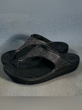 Crocs Sloane Black Embellished Wedge Flip Flop Sandals Women’s Size 10